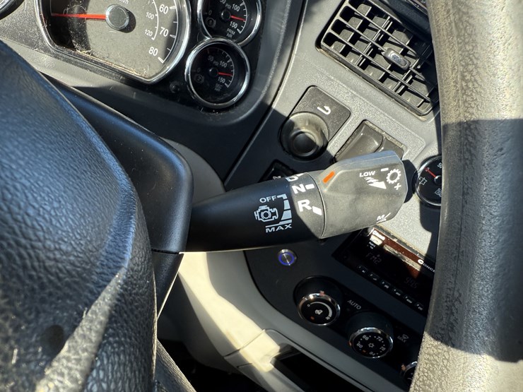 2019-peterbilt-579-image-30