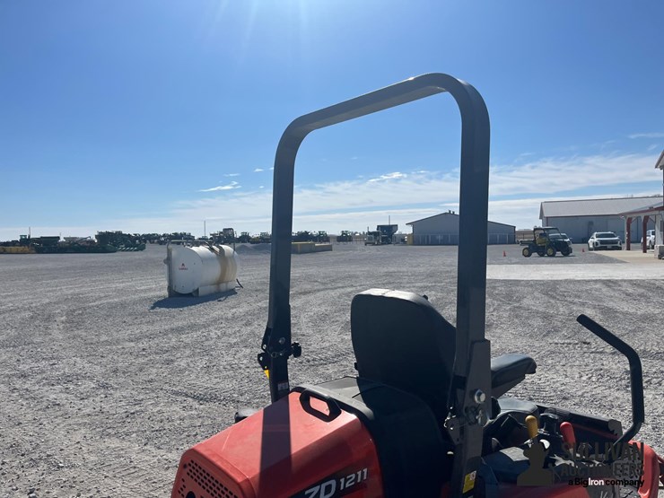 kubota-zd1211-image-20