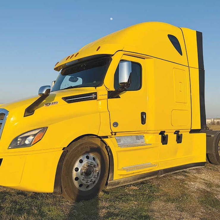 2023 FREIGHTLINER CASCADIA 126