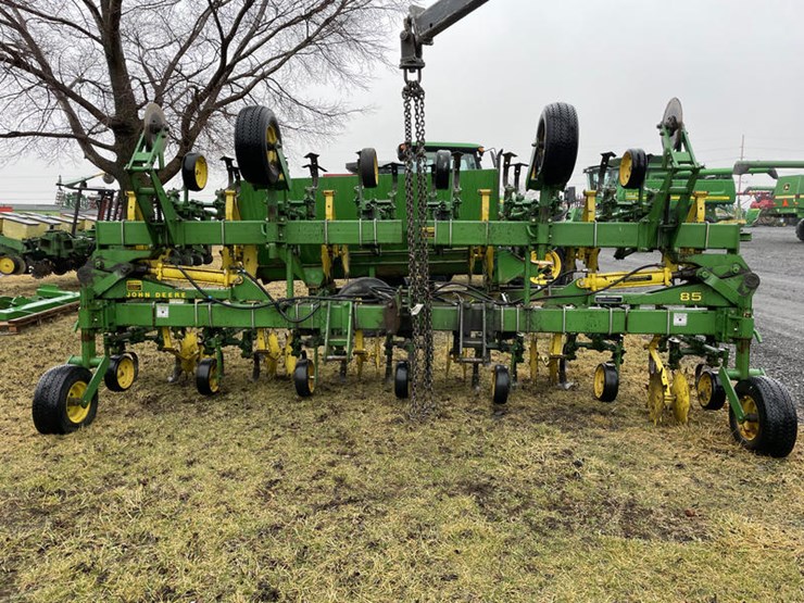 john-deere-85-image-4