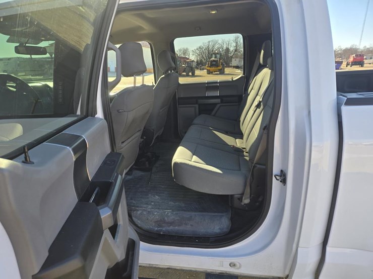 2016-ford-f150-image-19
