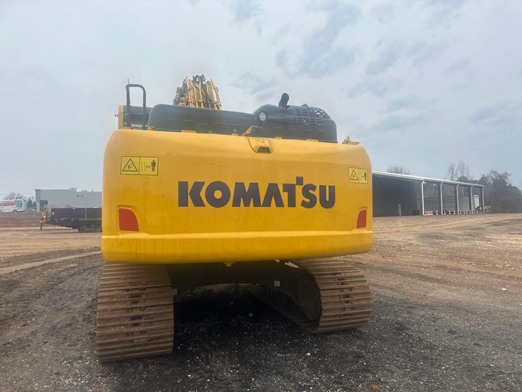 2022-komatsu-pc210-lc-image-5