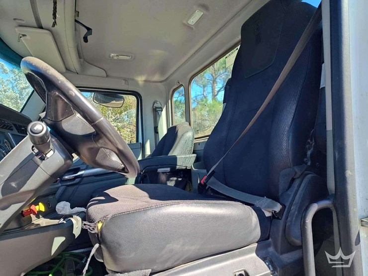 2019-kenworth-t880-image-17