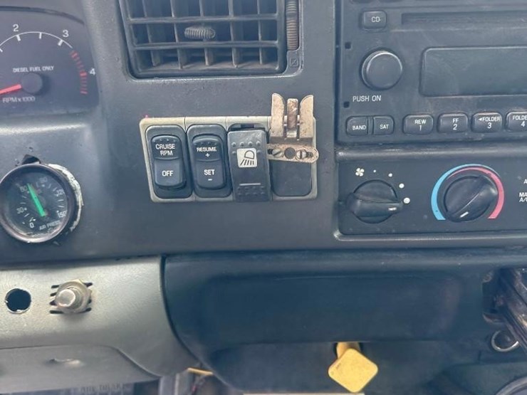 2005-ford-f650-image-14