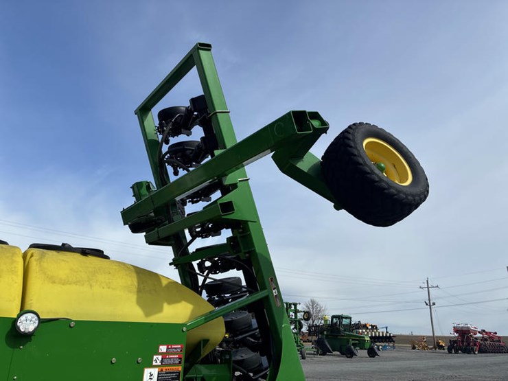 2005-john-deere-1690-image-16