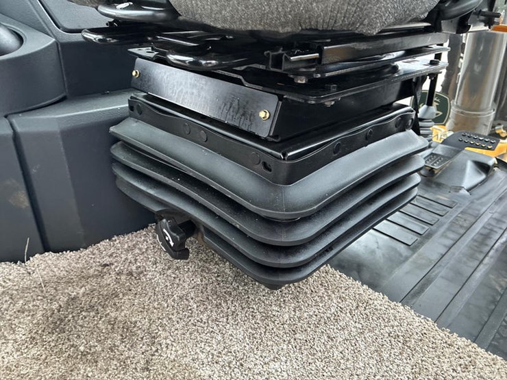 2020-john-deere-2020-image-69