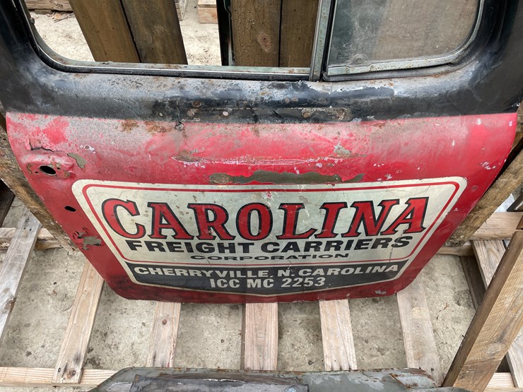 #4406-•-(2)-mack-b-model-vintage-truck-doors-image-6
