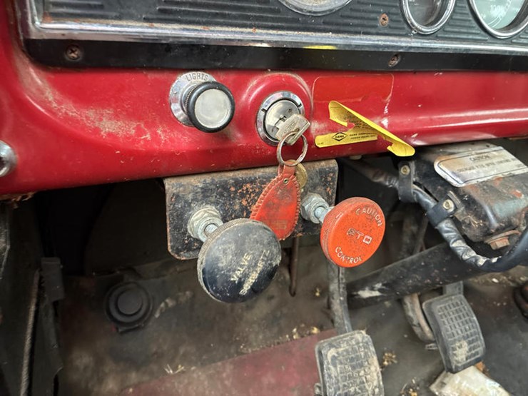 1975-ford-f600-image-43