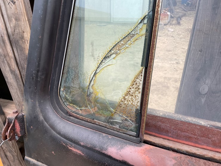 #4402-•-pair-of-l-body-mack-cfd-truck-doors-image-4