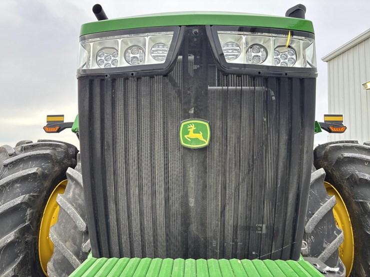 2025-john-deere-9r-590-image-11