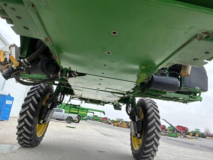 2021-john-deere-r4030-image-39