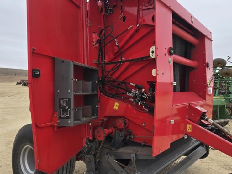 2011-massey-ferguson-2856-image-8