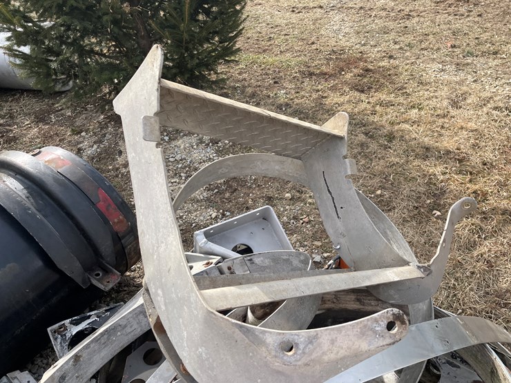 #4270-•-fuel-tank-mounting-brackets-image-4