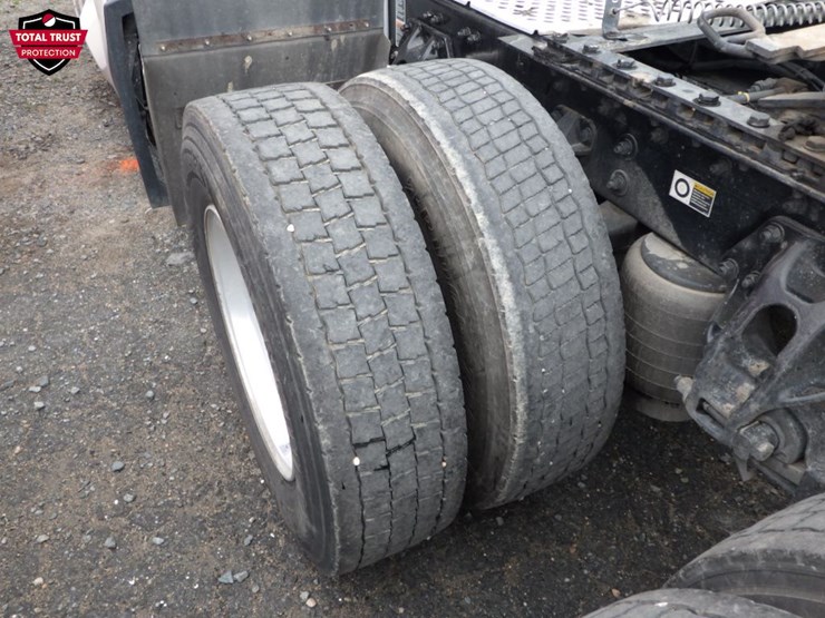 2023-kenworth-t680-image-21