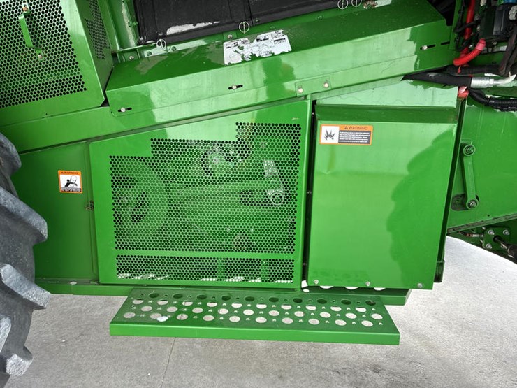 2013-john-deere-s690-image-59