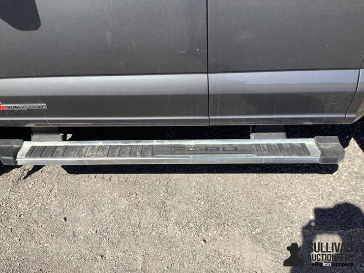 2023-ford-f250-lariat-image-13