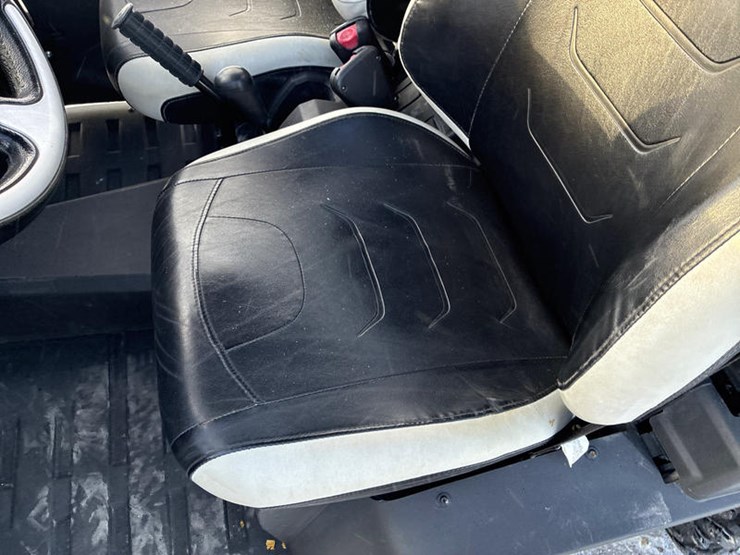 john-deere-gator-image-40