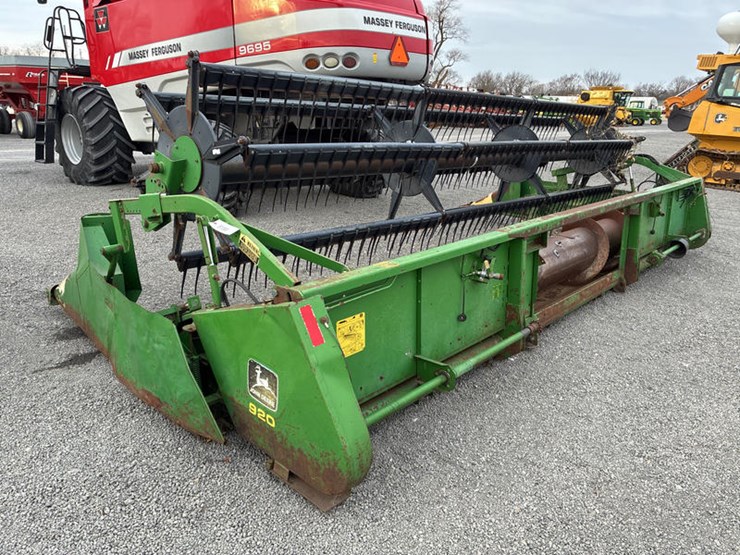 1990-john-deere-920-image-11