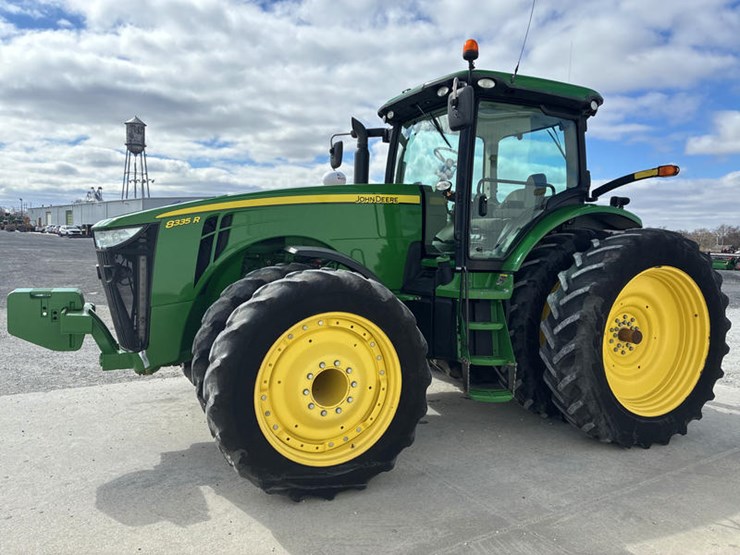 2013-john-deere-8335r-image-12