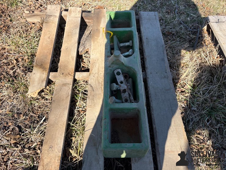 john-deere-weight-bracket-image-4
