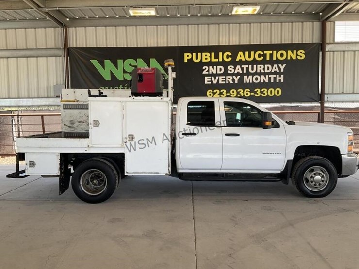 2015-chevrolet-silverado-3500-image-1