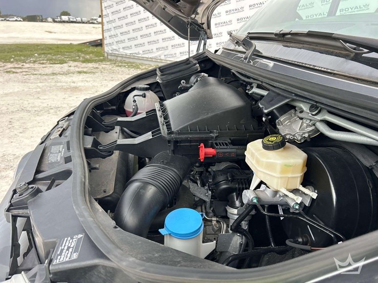 2021-mercedes-benz-sprinter-4500-image-10