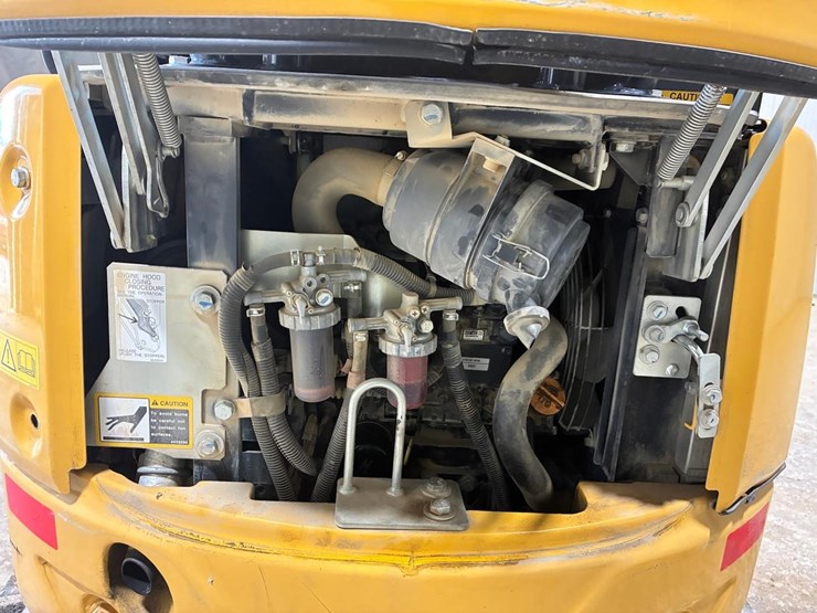 2019-deere-17g-image-19