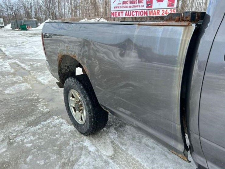 2014-ram-2500-hd-image-38