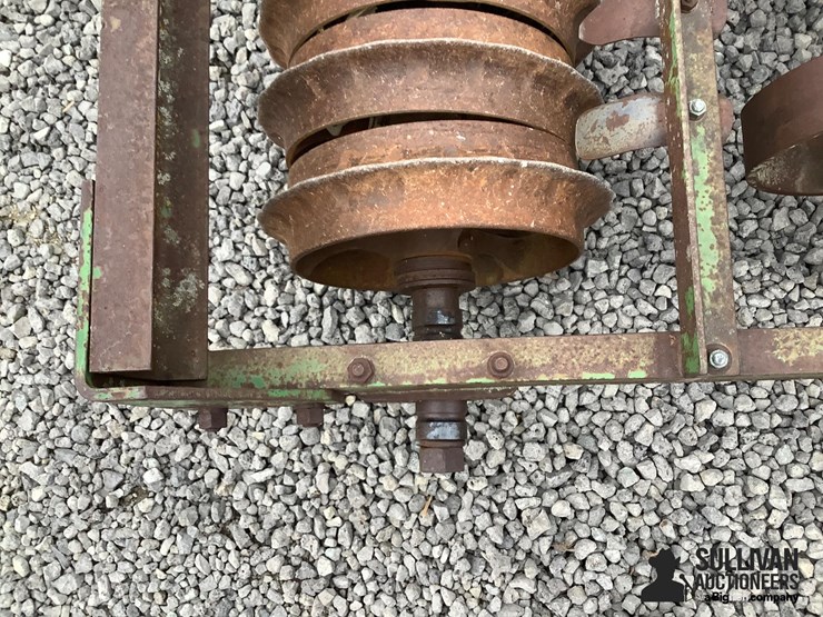 john-deere-16-image-11