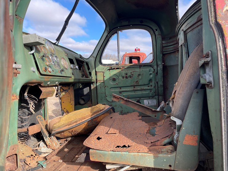 #4209-•-mack-truck-frame-image-18