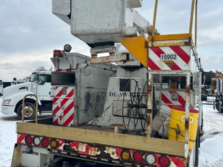 2016-international-durastar-4400-image-3