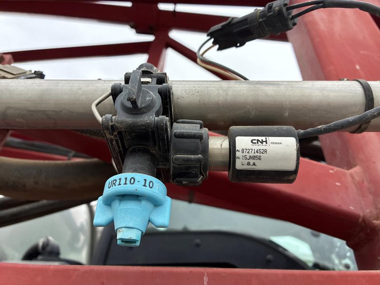 2015-case-ih-patriot-3340-image-25