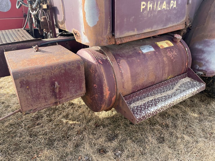 #4205-•-autocar-day-cab-semi-tractor,-(has-title)-image-18