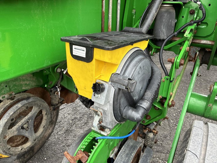 2019-john-deere-1775-image-75