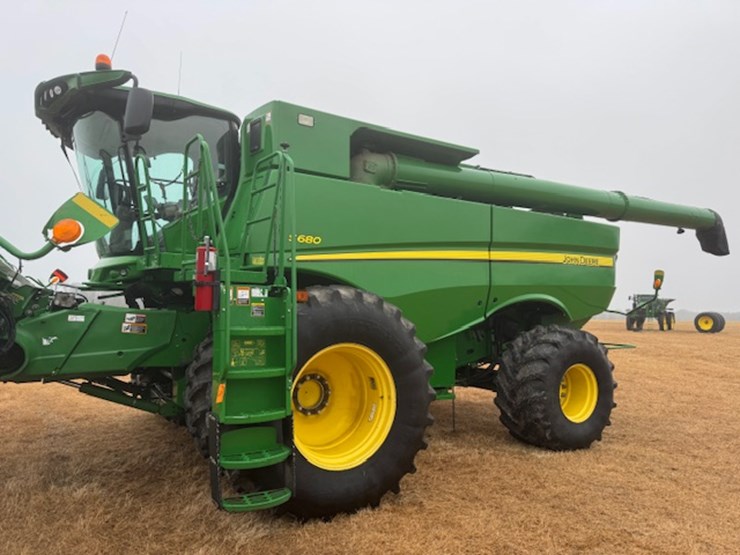 2014-john-deere-s680-image-32