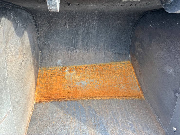 2021-deere-250g-lc-image-19