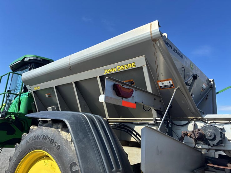 2022-john-deere-600r-image-27