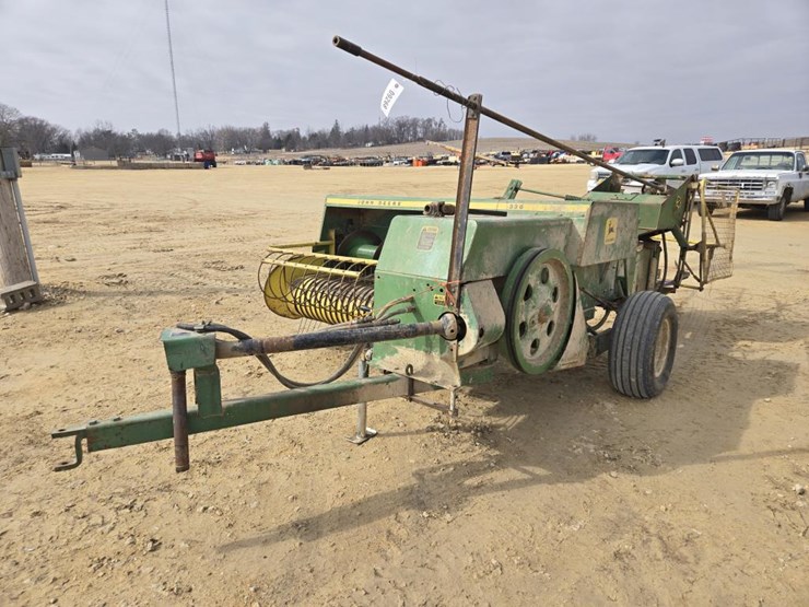 john-deere-336-image-3