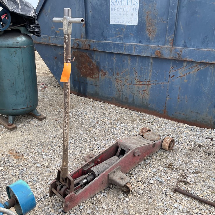 #4261 • Heavy Duty Floor Jack