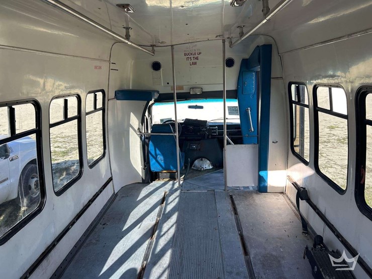 1996-ford-e450-image-17