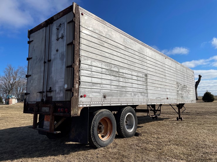 #4220-•-aeroliner-tandem-axle-storage-van-trailer-(no-title)-image-5
