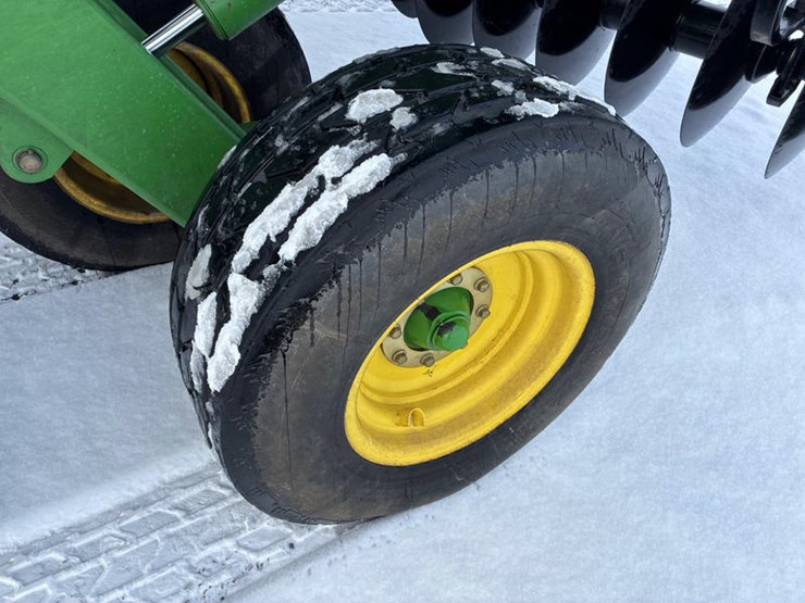 2008-john-deere-637-image-35