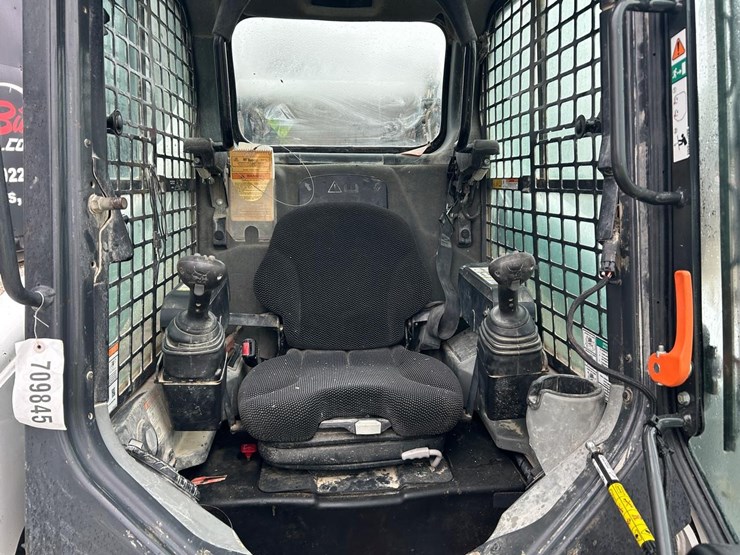 2019-bobcat-t870-image-19