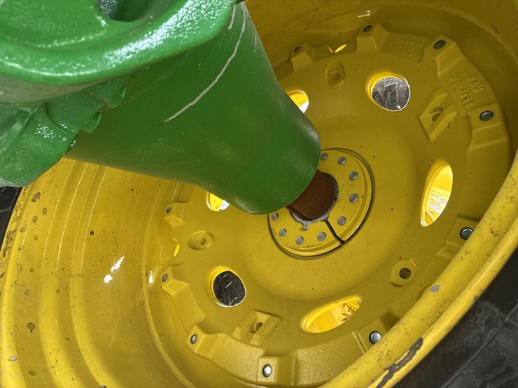 2025-john-deere-9r-590-image-53