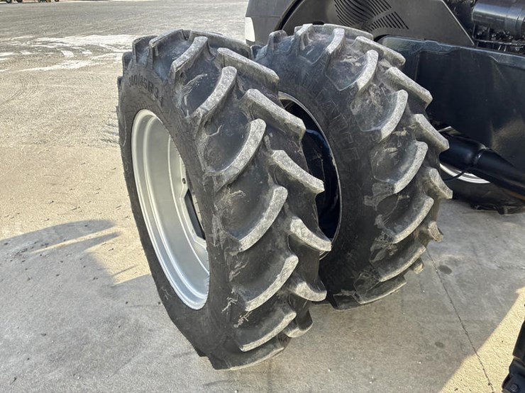 2011-case-ih-magnum-315-image-49