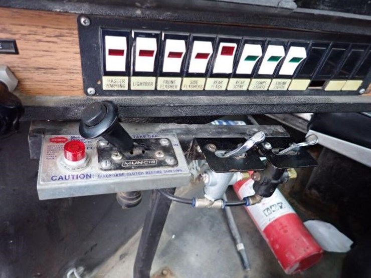 1990-white-gmc-t/a-water-truck-4v2bdbme1ln633643-image-16