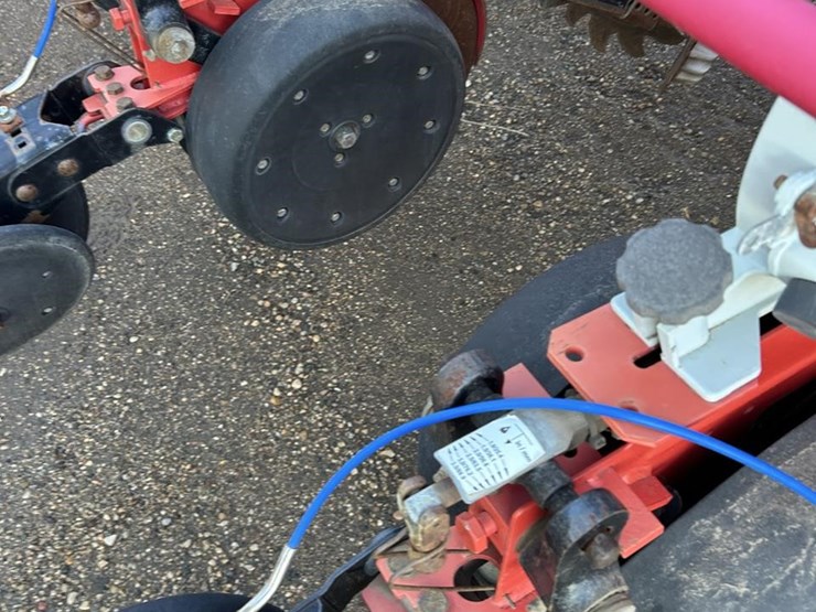 2009-white-8516-image-24