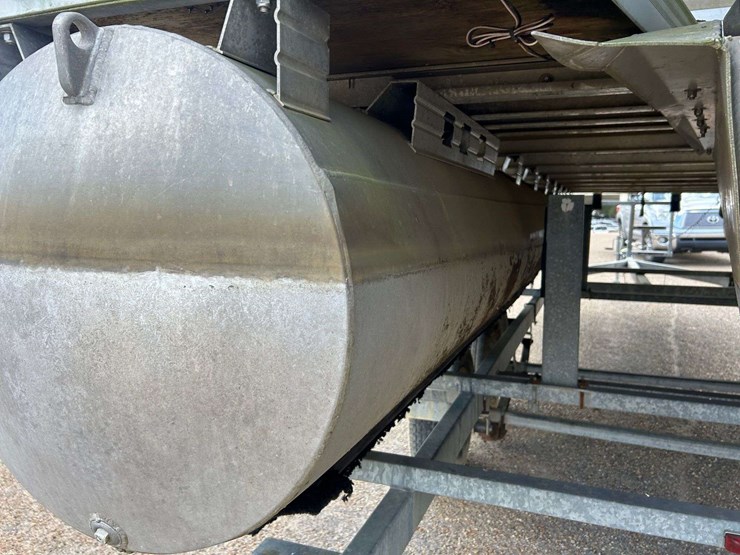 2001-premier-225-sun-station-pontoon-boat-image-7