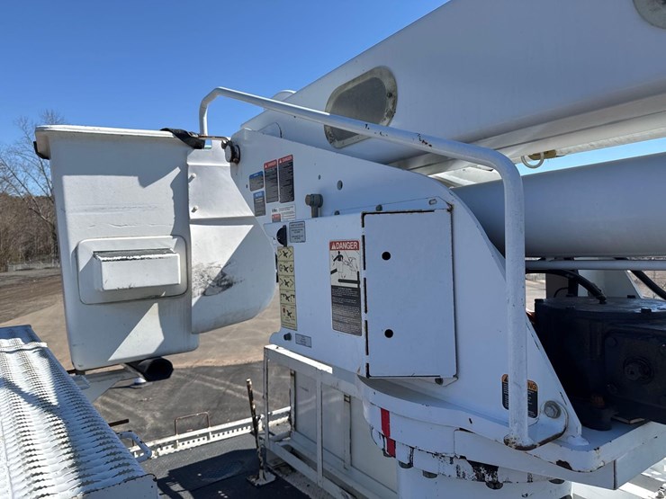 2017-freightliner-m2-s/a-altec-l42m-bucket-truck-image-15