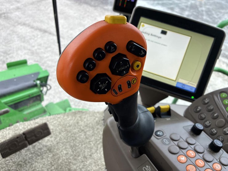 2017-john-deere-s680-image-100